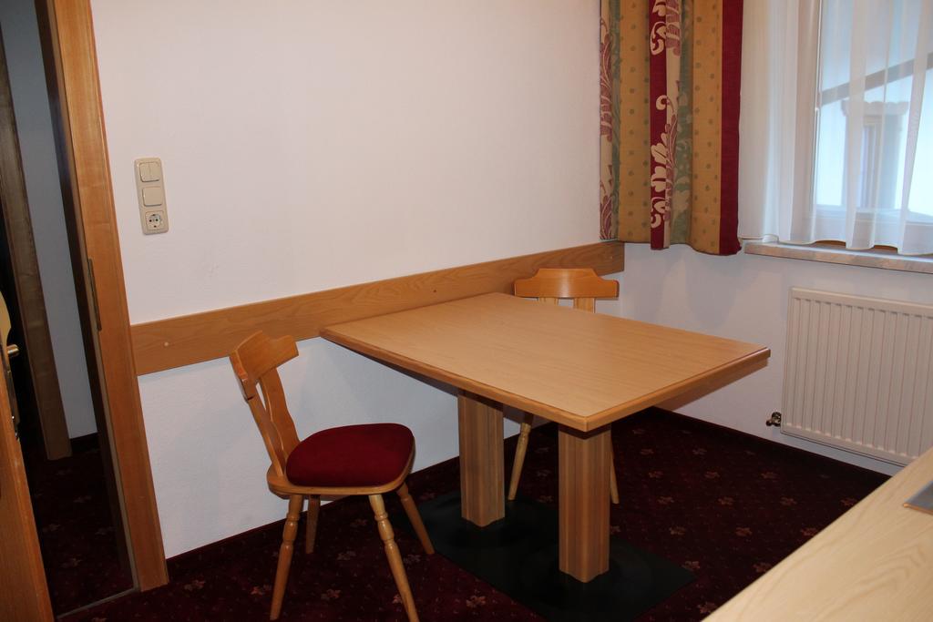 Hotel Hoellroah Kappl  Szoba fotó